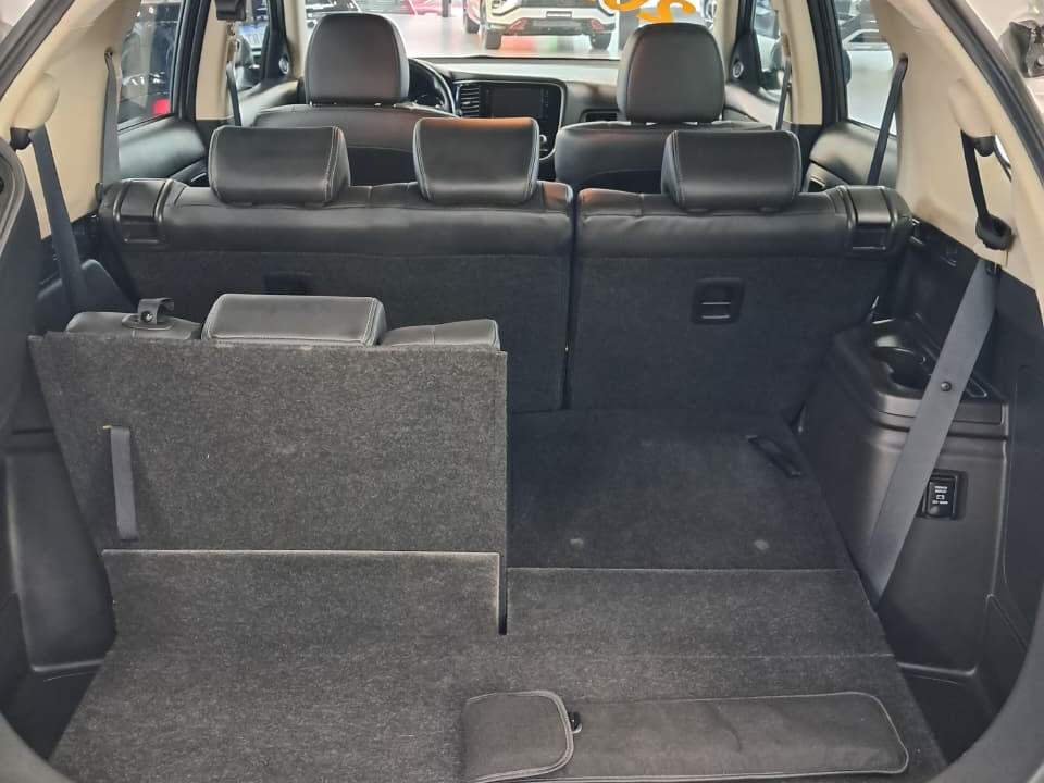 Foto Mitsubishi Outlander HPE 2.0 2020