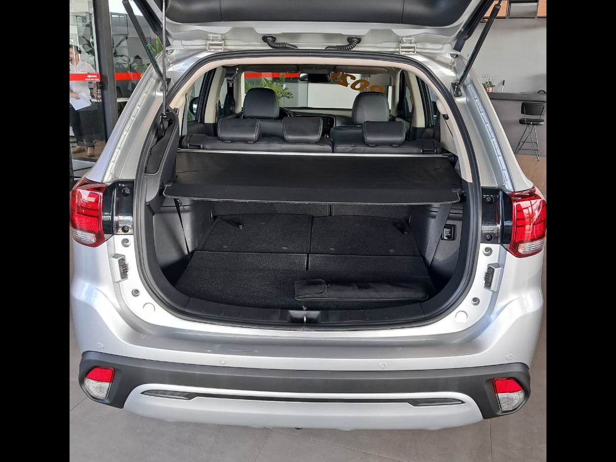 Foto Mitsubishi Outlander HPE 2.0 2020