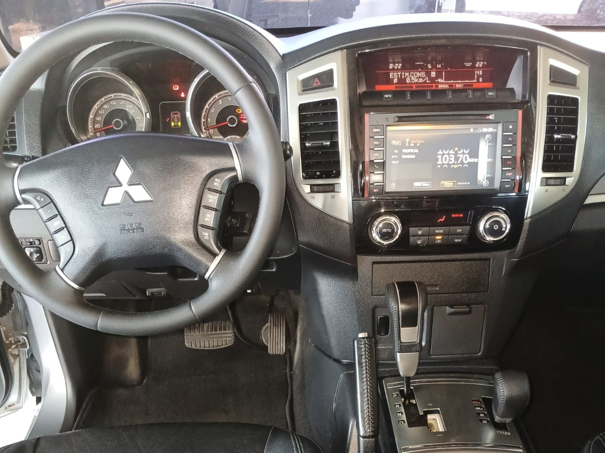 Foto Pajero Full HPE 4X4 AT 3.2 2016