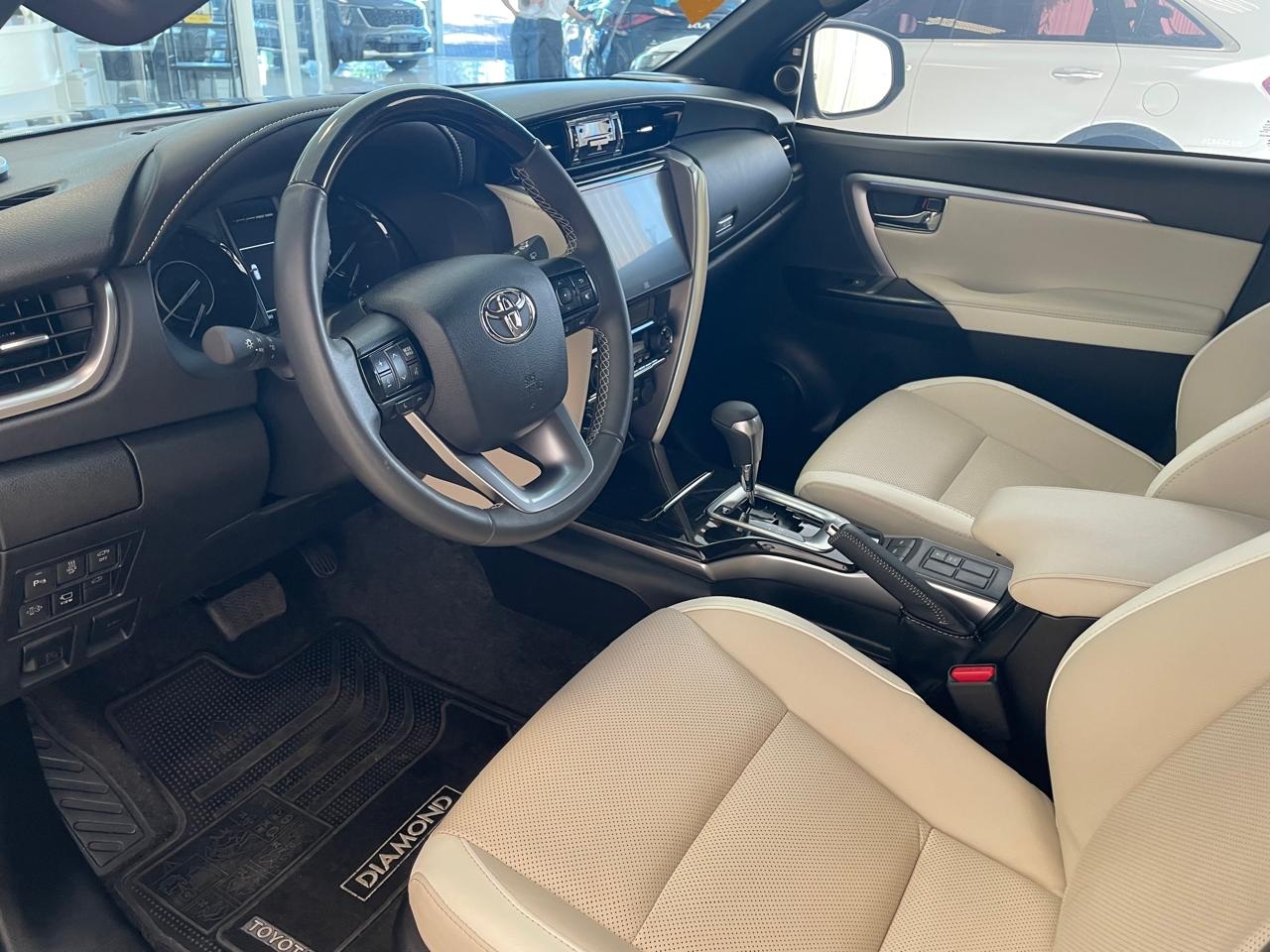 Foto Toyota SW4 Diamond 2024