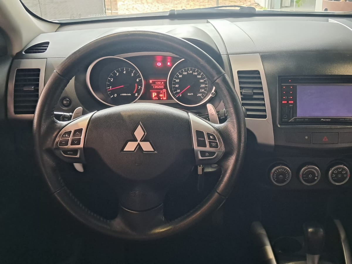 Foto Mitsubishi Outlander 2012