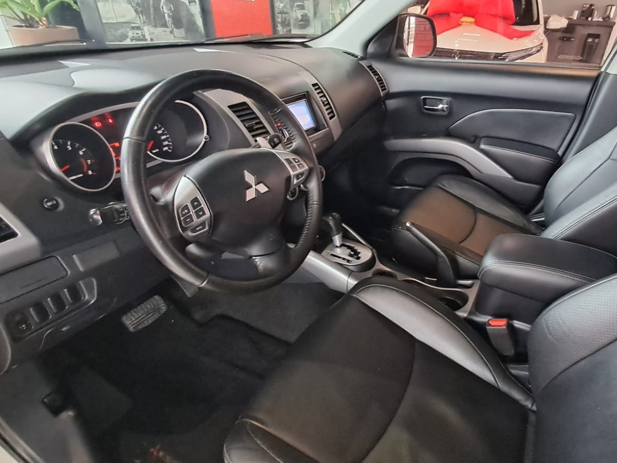 Foto Mitsubishi Outlander 2012