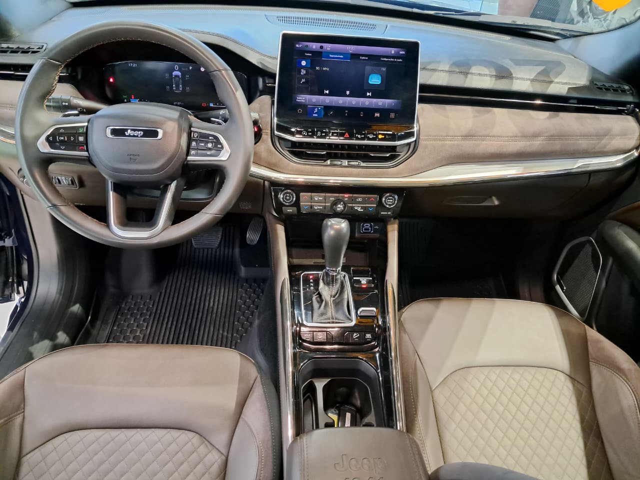 Foto Jeep Commander Overland 2.0T Gasolina