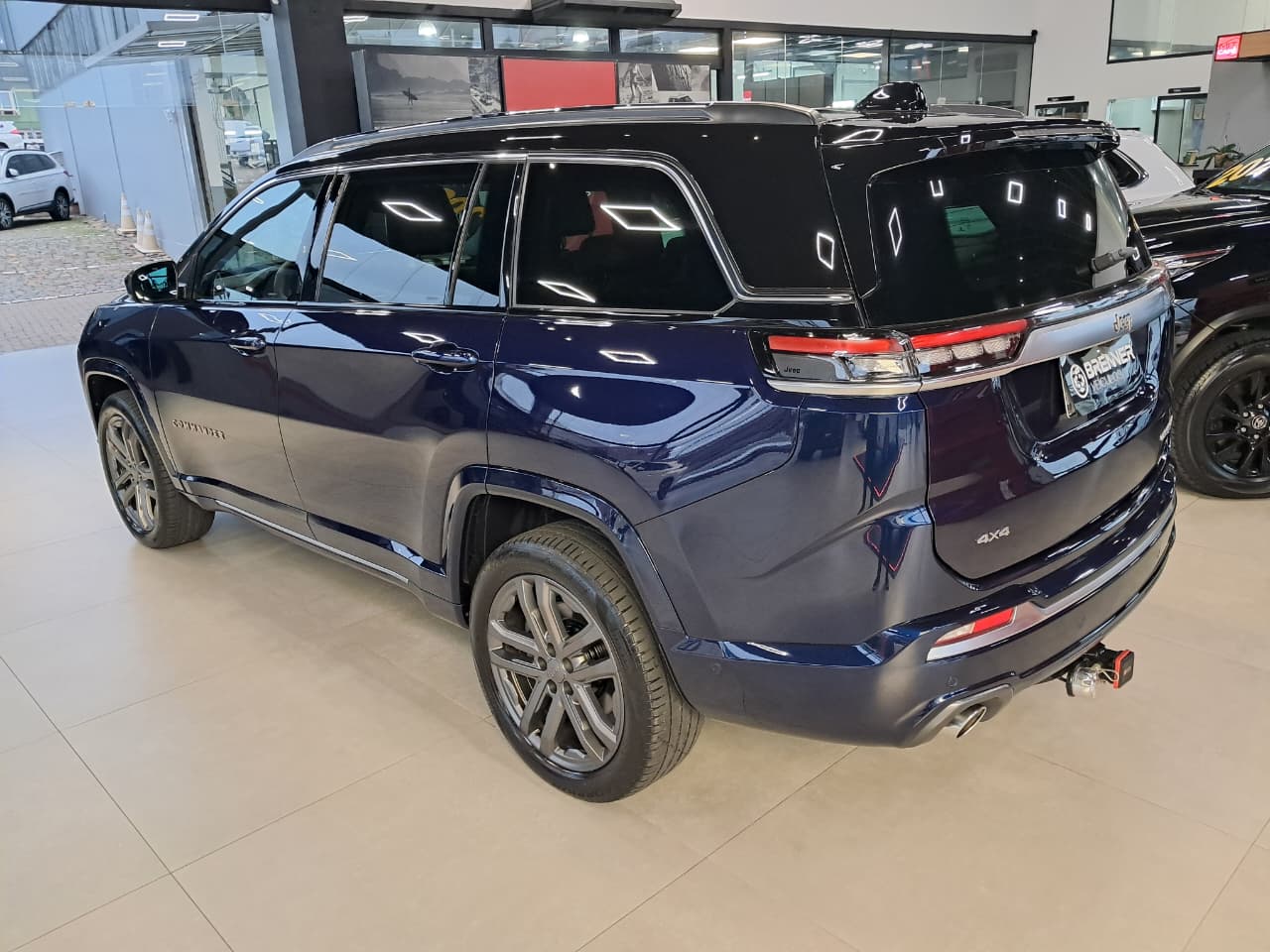 Foto Jeep Commander Overland 2.0T Gasolina