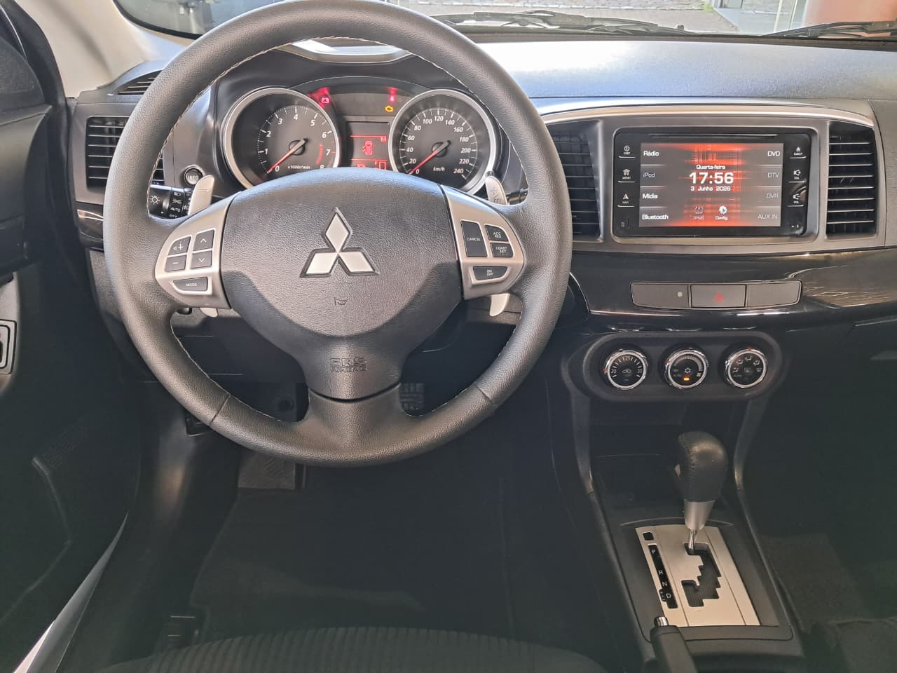 Foto Mitsubishi Lancer 2.0 AT 2016