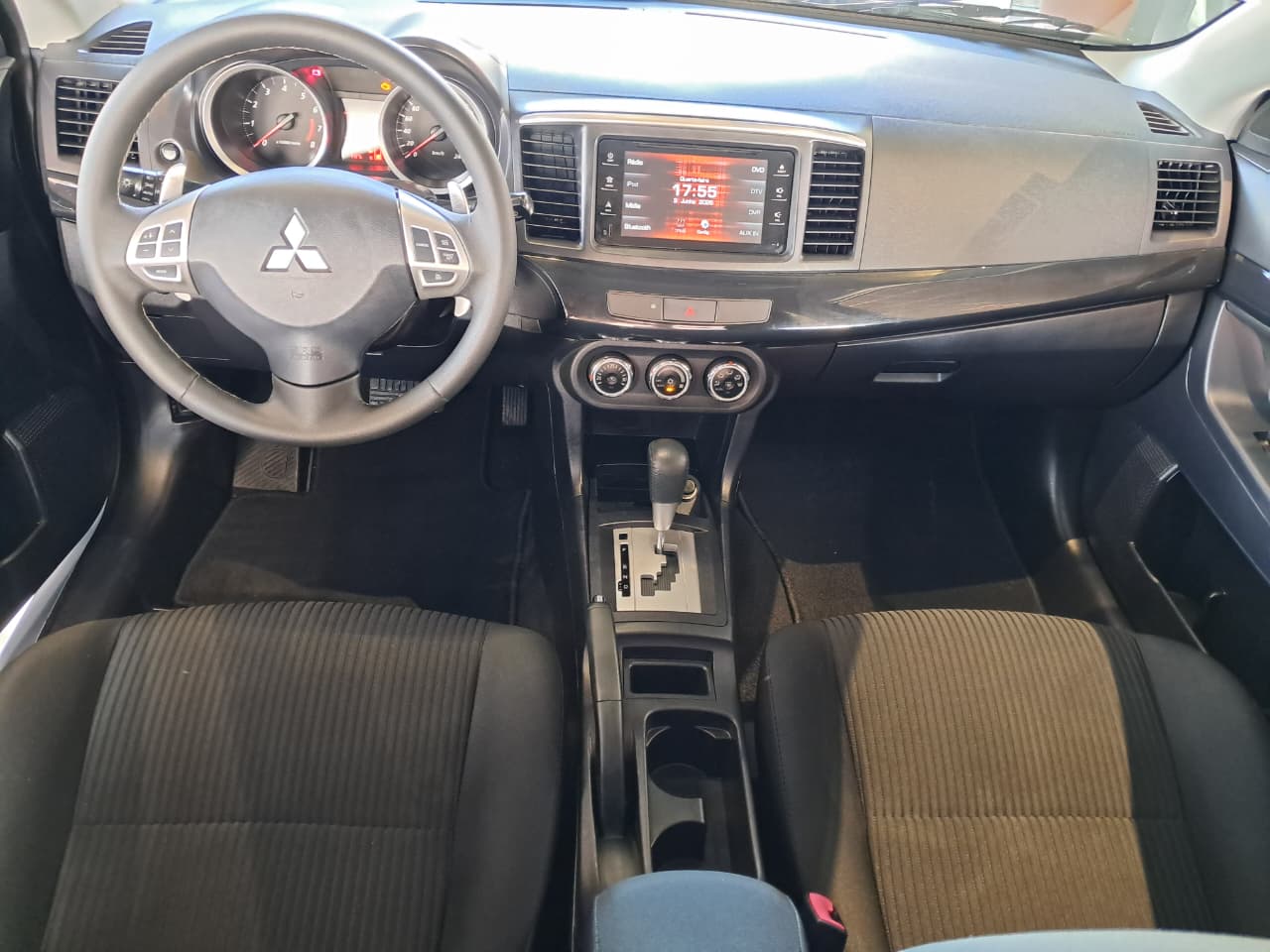 Foto Mitsubishi Lancer 2.0 AT 2016