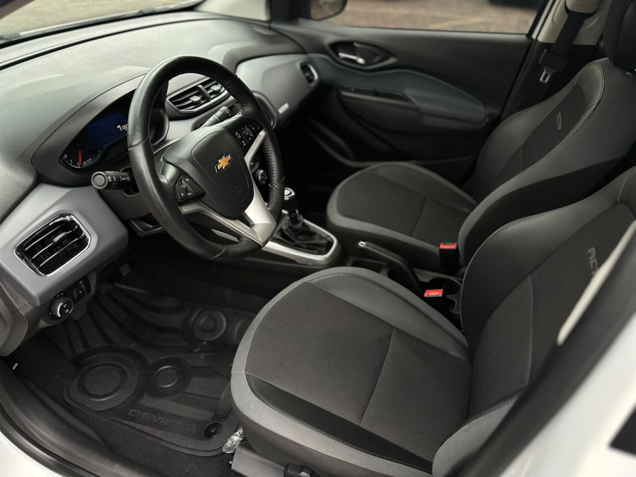 Foto Chevrolet Onix Activ 1.4 MT6 2019