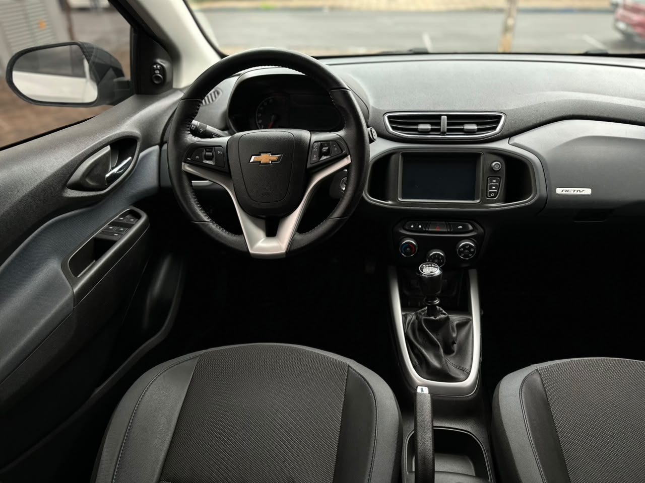 Foto Chevrolet Onix Activ 1.4 MT6 2019