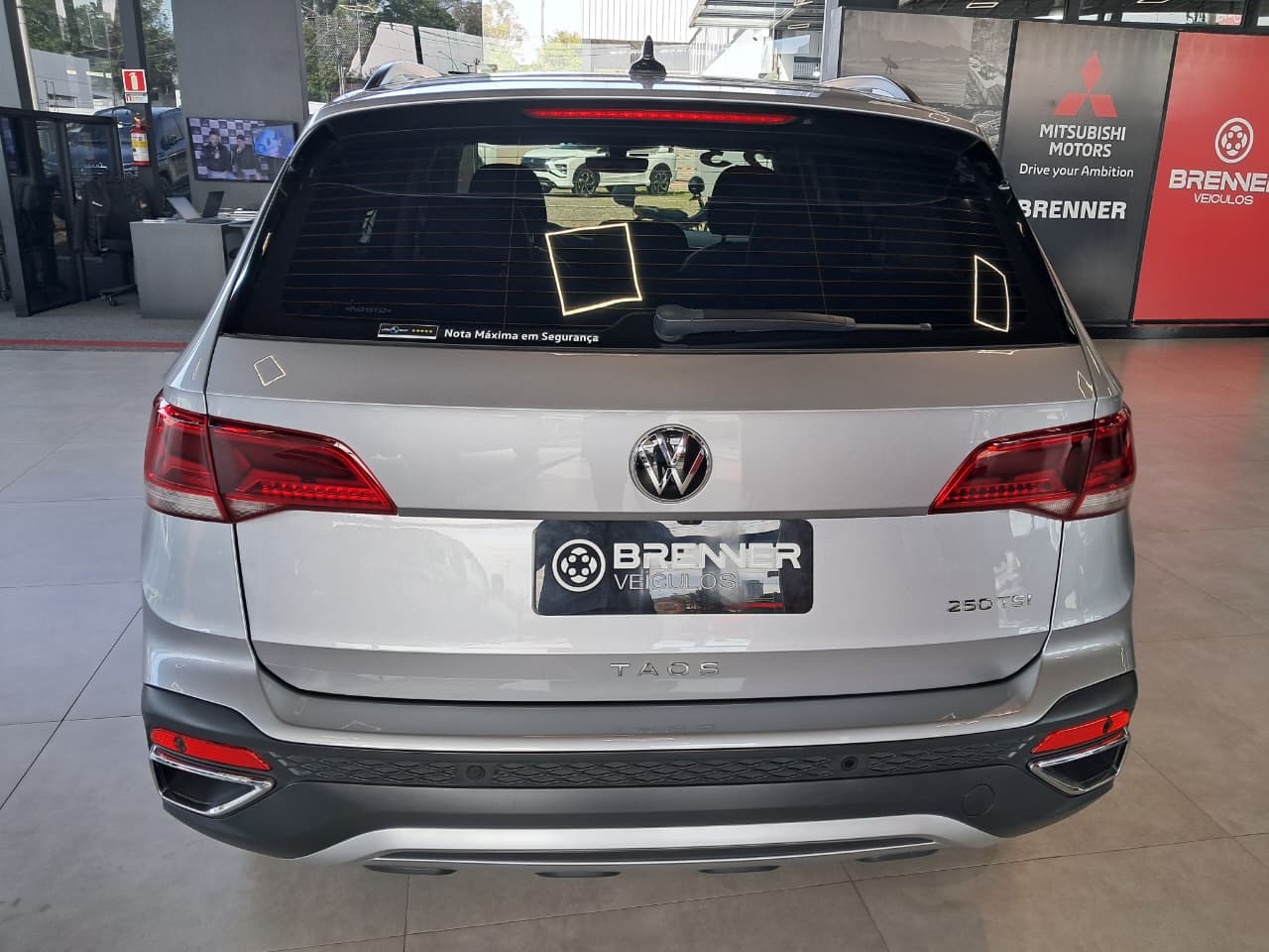 Foto Volkswagen Taos Comfortline 250 TSI 2023