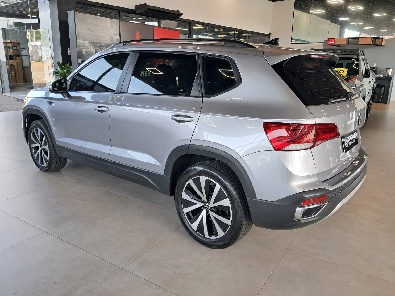 Foto Volkswagen Taos Comfortline 250 TSI 2023
