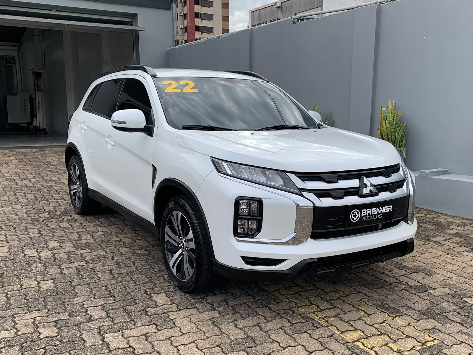 Foto Mitsubishi Outlander Sport HPE 4x2 2022