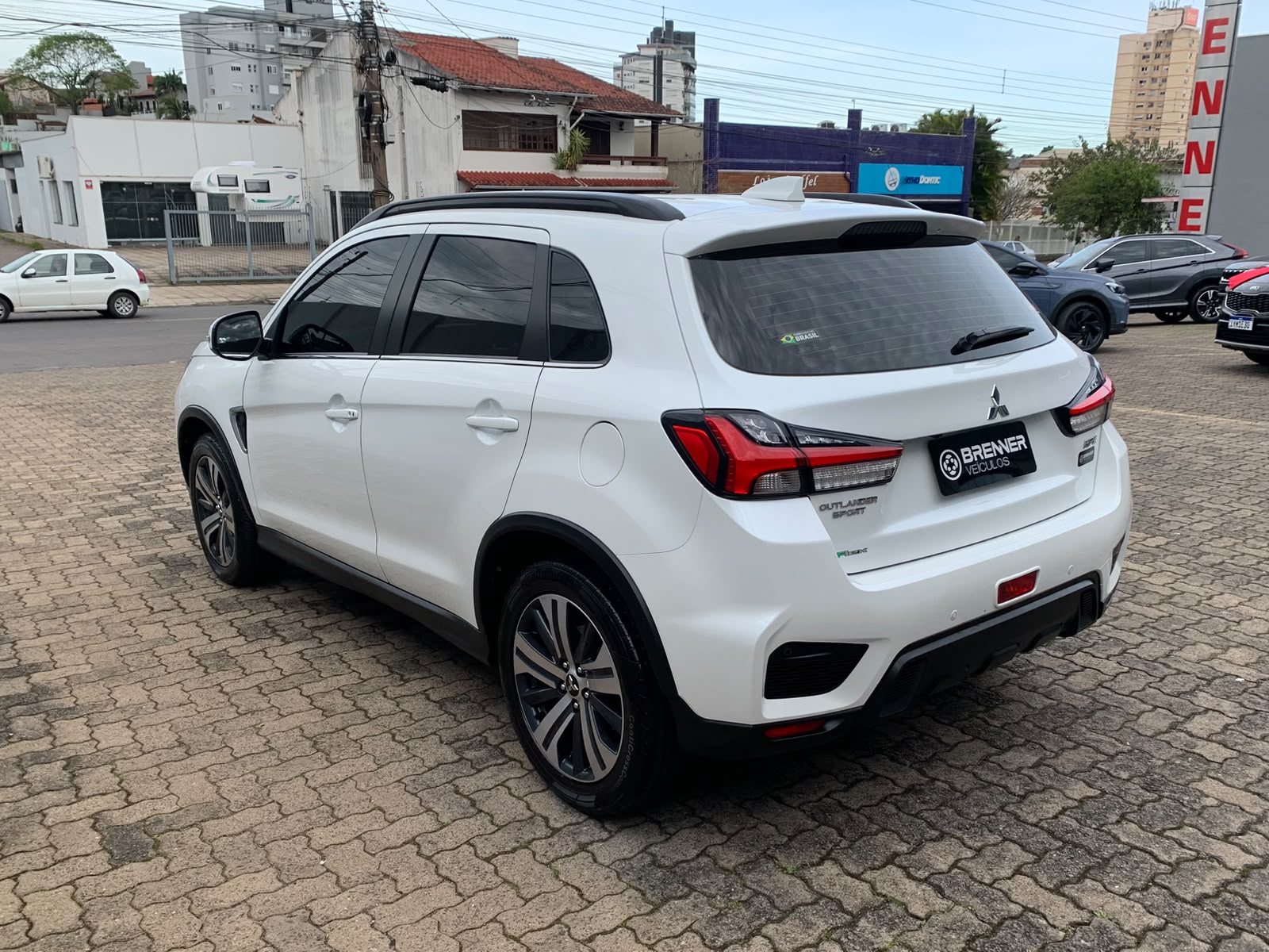 Foto Mitsubishi Outlander Sport HPE 4x2 2022