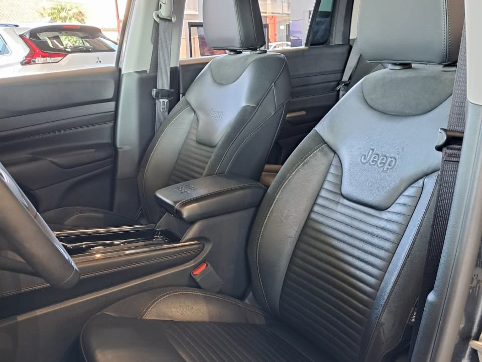 Foto Jeep Commander Limited 1.3T 2023