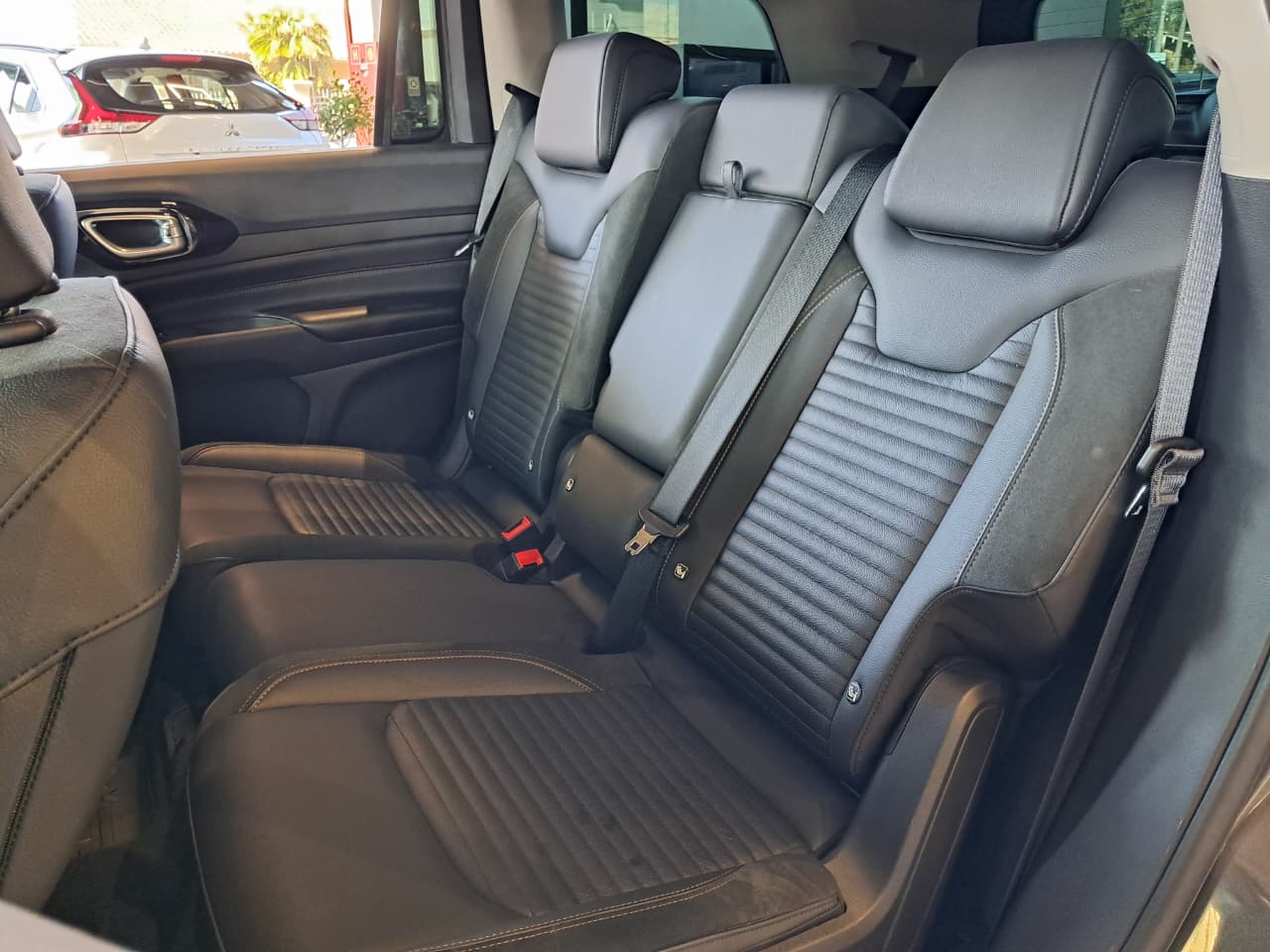Foto Jeep Commander Limited 1.3T 2023