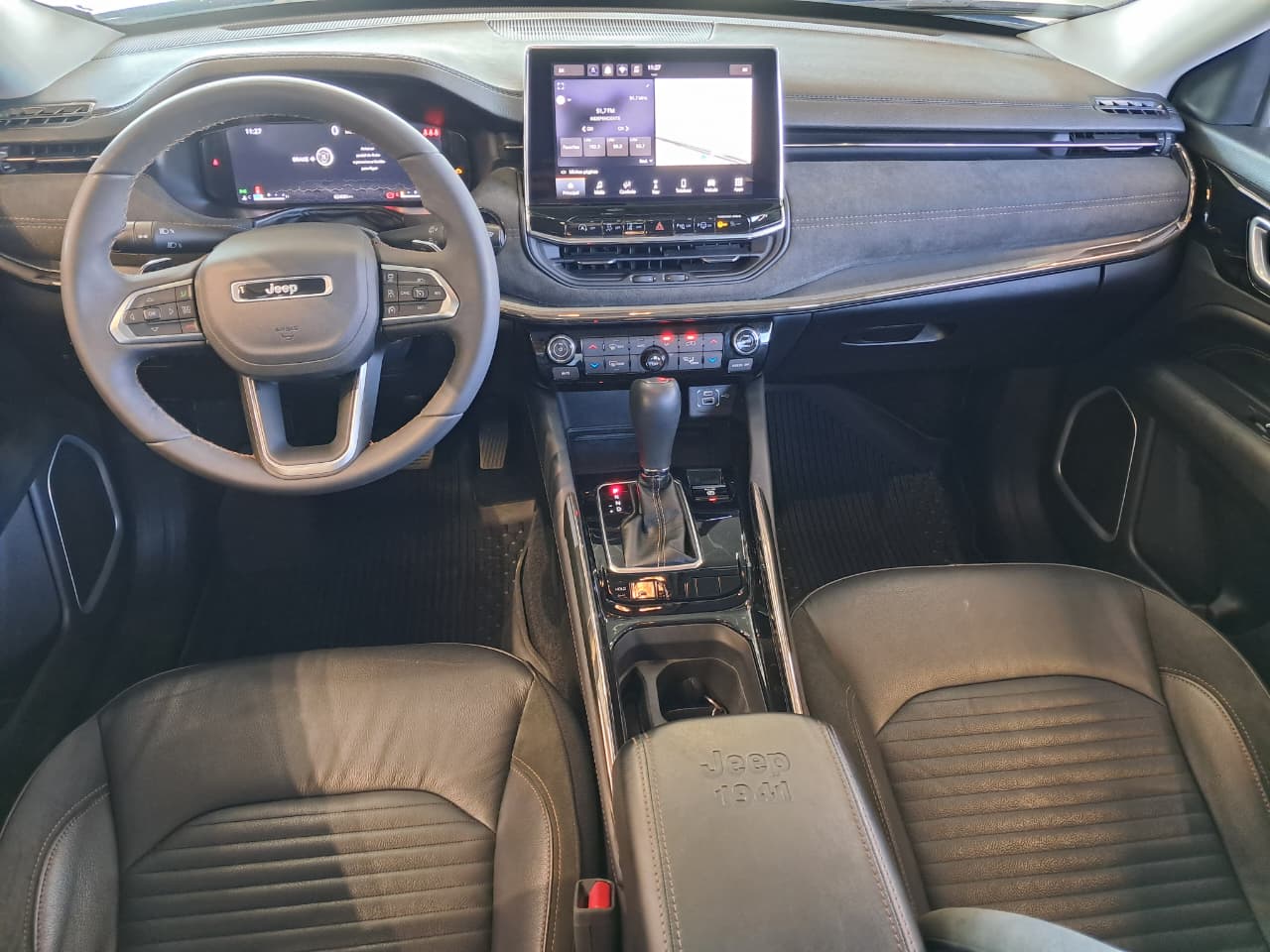 Foto Jeep Commander Limited 1.3T 2023