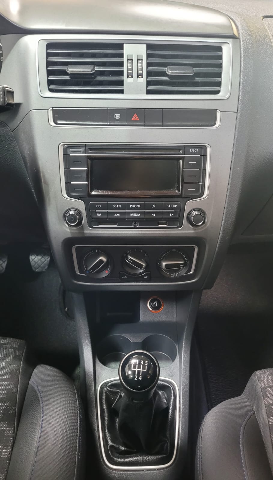 Foto Fox Comfortline 1.0 4P - 2015 